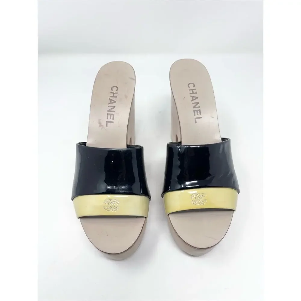 Chanel Two Tone Patent Leather CC Platform Slide Wooden Clog Sandals Size 37.5